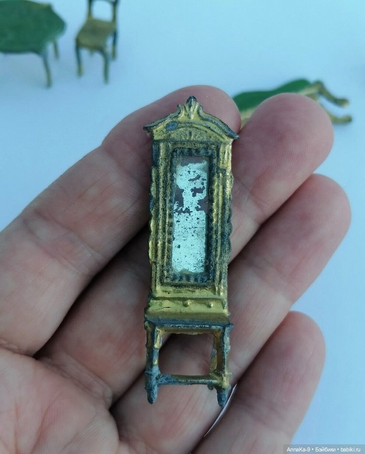 Мебель из металла для миньонет