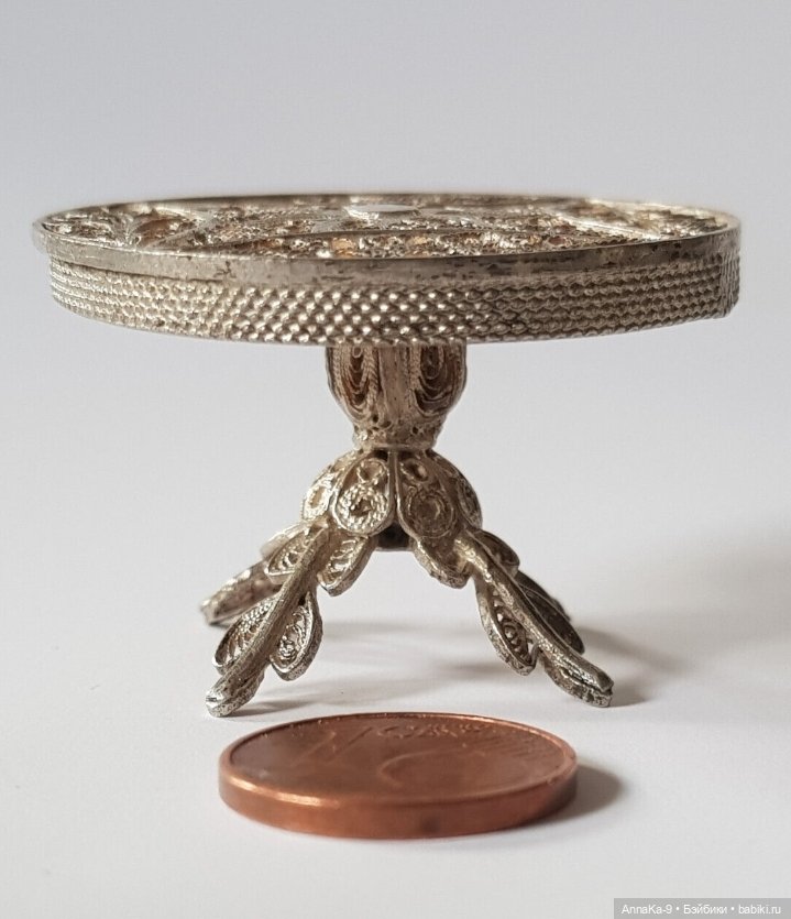 Мебель из металла для миньонет