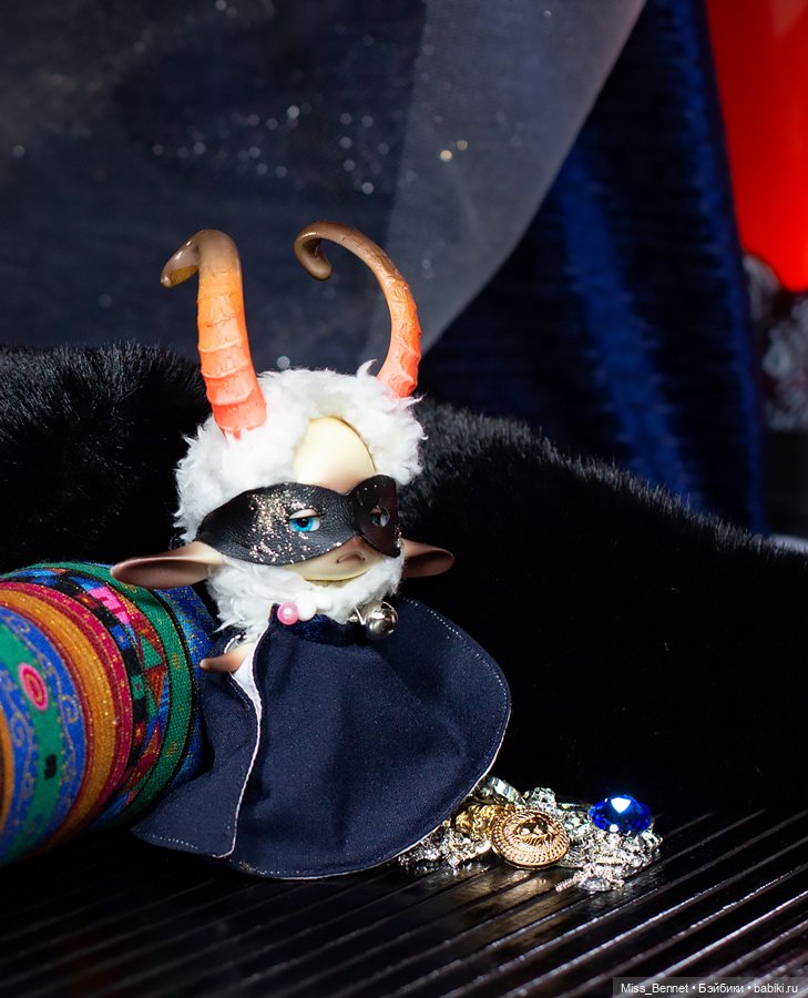 Маски у новогодней ёлочки (фото 6)