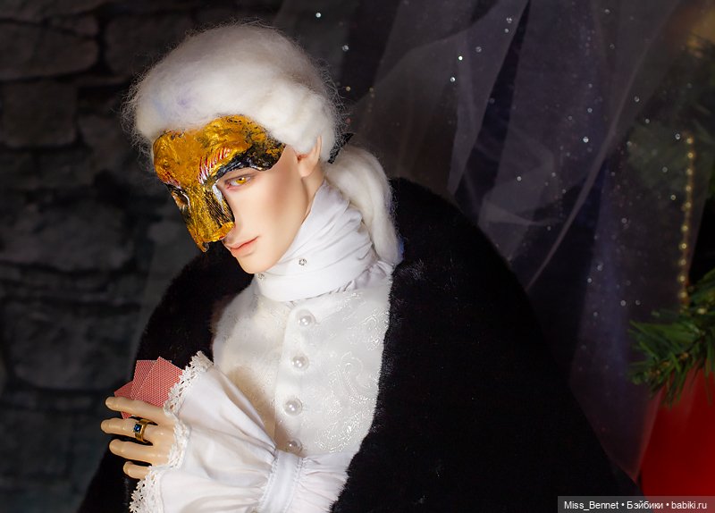 Маски у новогодней ёлочки (фото 9)