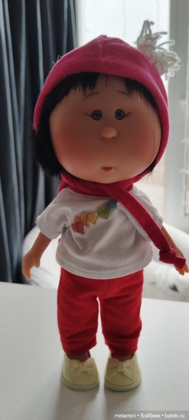 Девочка, которой очень идут шапочки 🧶