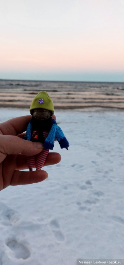 Любимые орешки 😋 — Авторские игрушки из разных материалов: синельная проволока (фото 6)