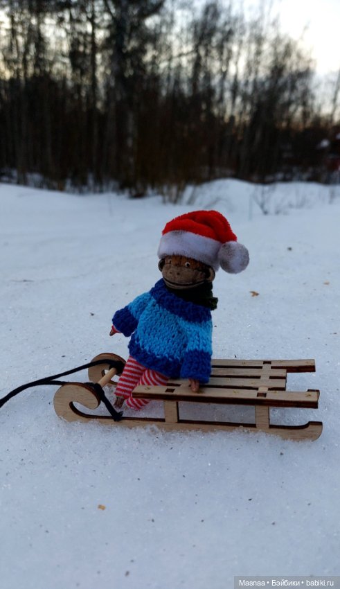 Любимые орешки 😋 — Авторские игрушки из разных материалов: синельная проволока (фото 4)