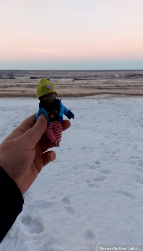 Любимые орешки 😋 — Авторские игрушки из разных материалов: синельная проволока (фото 5)