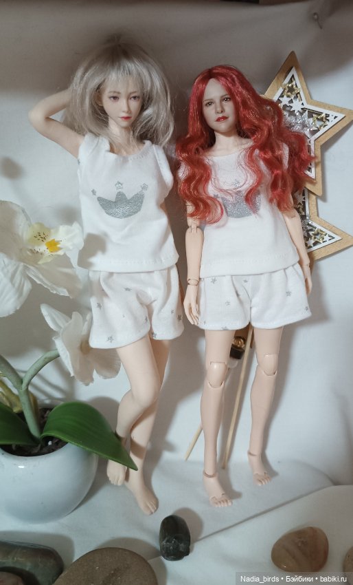 Пижамная вечеринка на полке шкафа-)