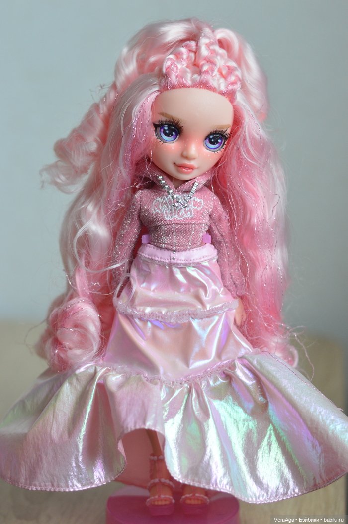 Белла Winter Wonderland — Куклы Rainbow High (Рейнбоу Хай (фото 5)