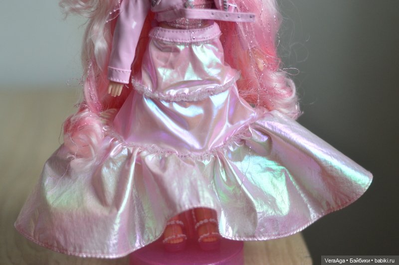 Белла Winter Wonderland — Куклы Rainbow High (Рейнбоу Хай (фото 8)