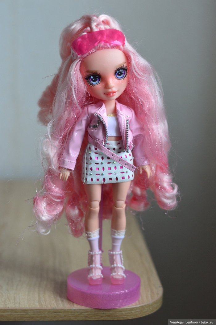 Белла Winter Wonderland — Куклы Rainbow High (Рейнбоу Хай (фото 10)