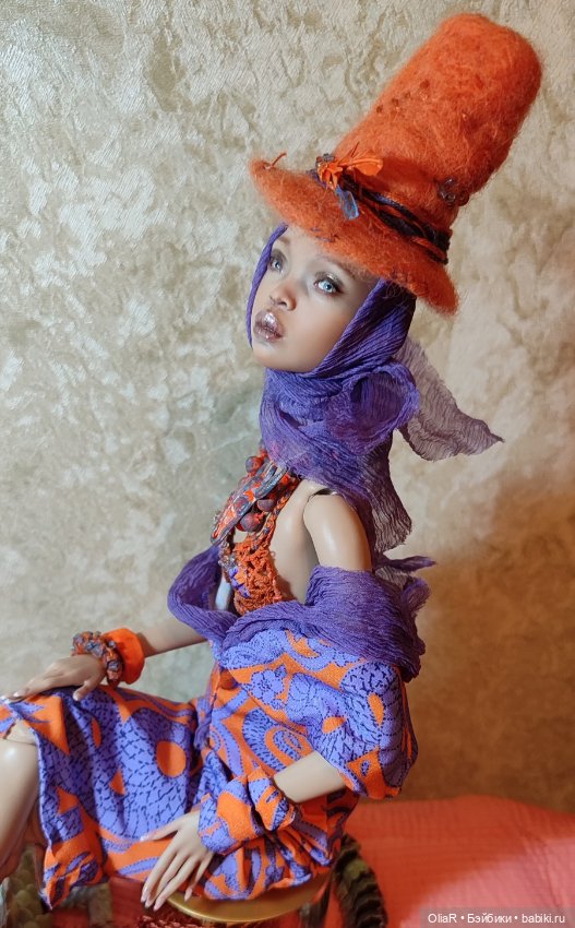 "Провожаем Дракона,встречаем Змею!" (в провокационно-ярком версачевском)