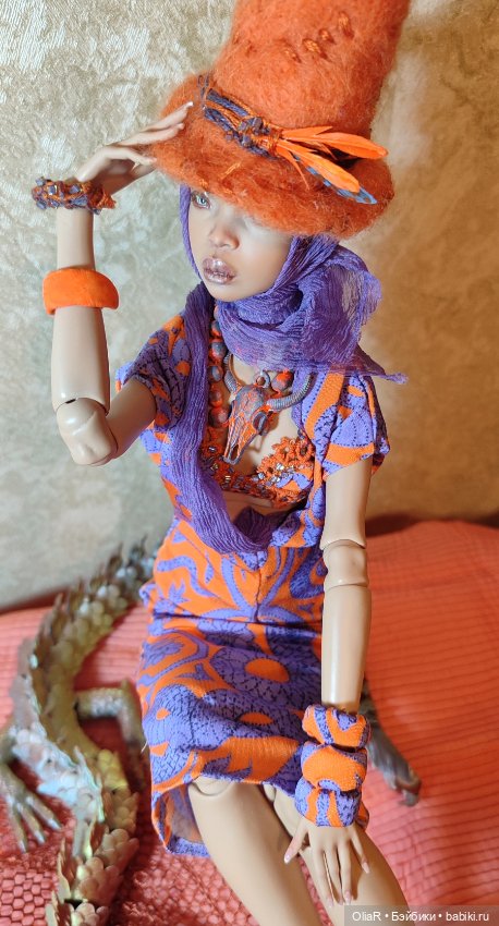 "Провожаем Дракона,встречаем Змею!" (в провокационно-ярком версачевском)