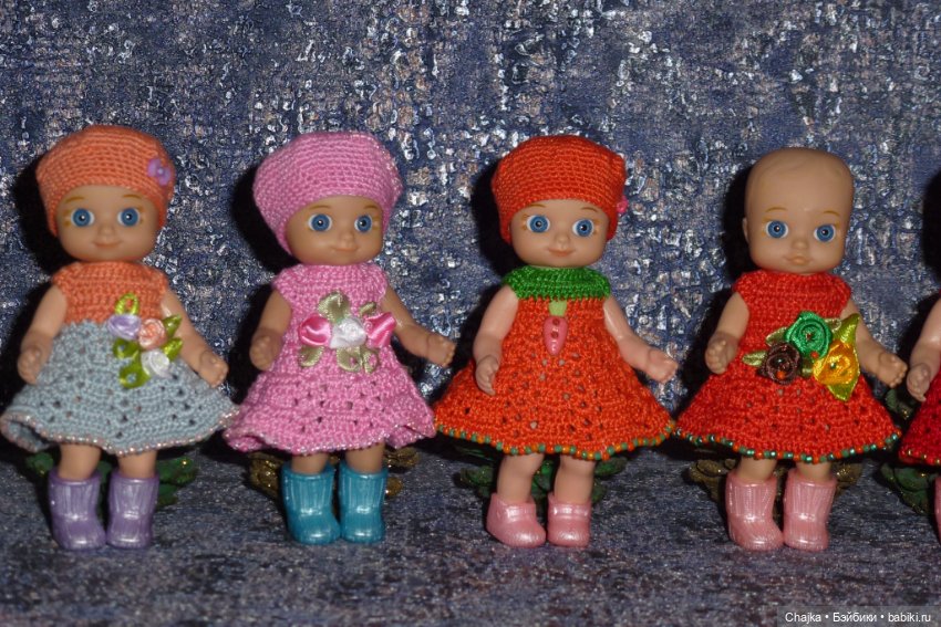 Авторские вязаные платья\наряды на кукол Chou chou 12 cm (Zapf Creation - Шу-шу - 12 см) (фото 2)