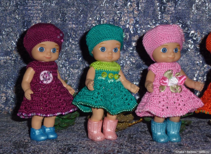 Авторские вязаные платья\наряды на кукол Chou chou 12 cm (Zapf Creation - Шу-шу - 12 см) (фото 10)