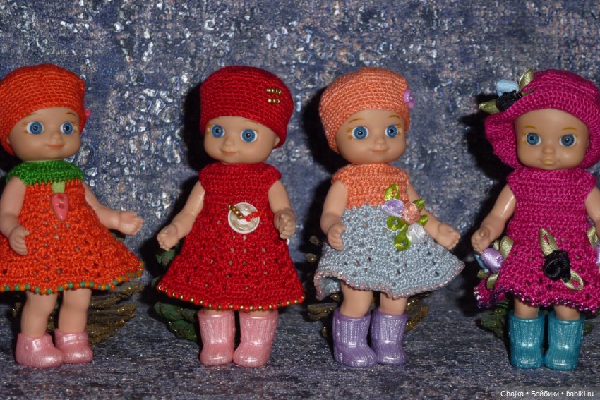 Авторские вязаные платья\наряды на кукол Chou chou 12 cm (Zapf Creation - Шу-шу - 12 см) (фото 8)