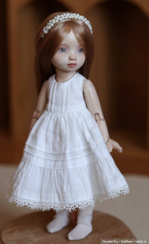 Деревянная подвижная кукла Лори