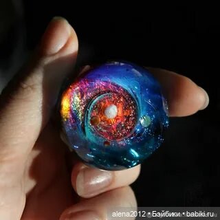 Мир вселенных, пойманных в стекло