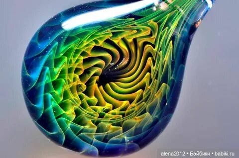 Мир вселенных, пойманных в стекло