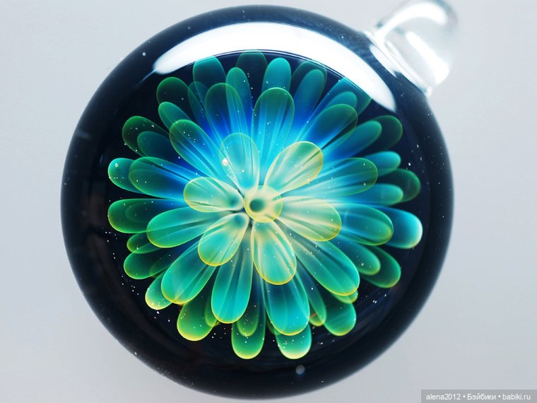 Мир вселенных, пойманных в стекло