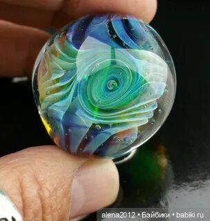 Мир вселенных, пойманных в стекло