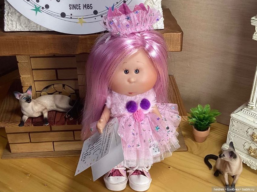Фото обзор: Кукла 23 см Little Mia 2025 Королевна QUEEN (фото 4)