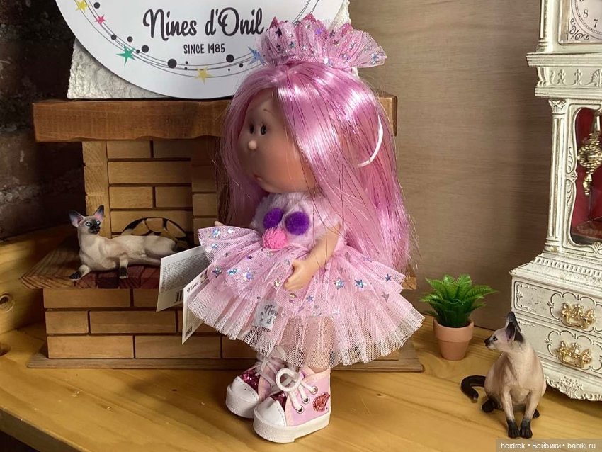 Фото обзор: Кукла 23 см Little Mia 2025 Королевна QUEEN (фото 5)