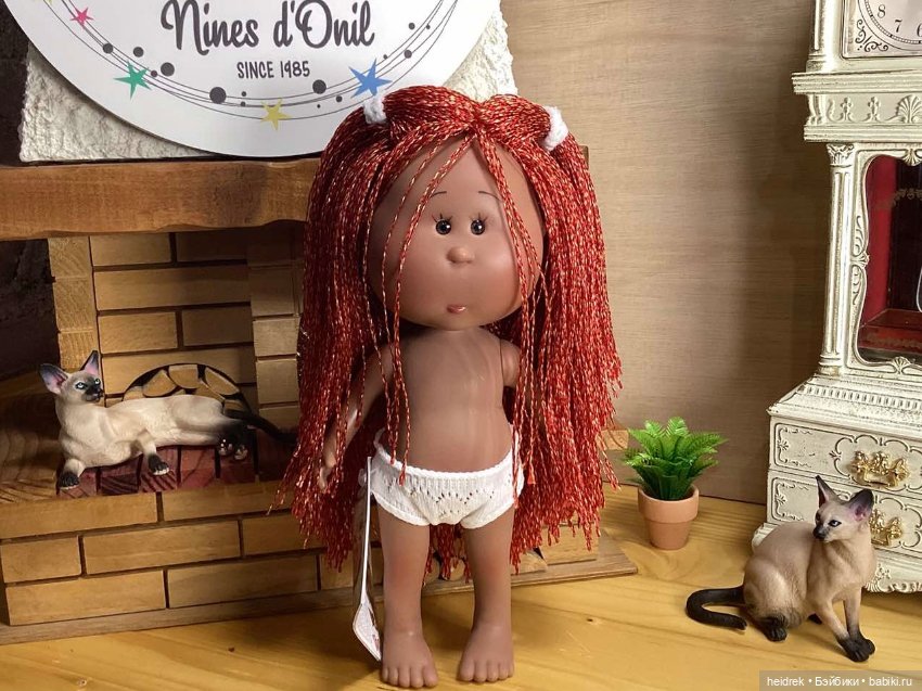 Кукла Little Mia из коллекции 2025 с трессами (афрокосичками) (фото 5)