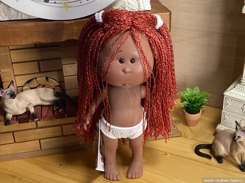 Кукла Little Mia из коллекции 2025 с трессами (афрокосичками) (фото 6)