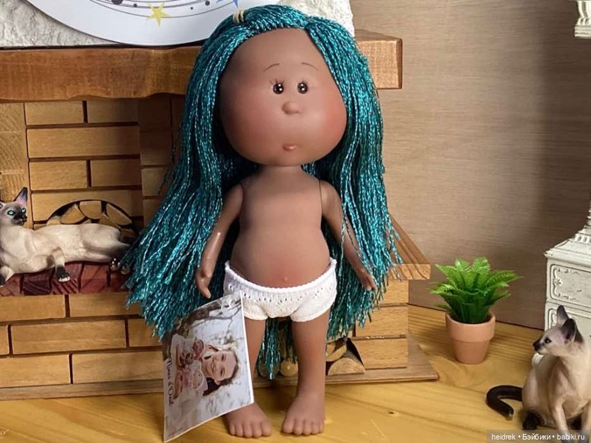 Кукла Little Mia из коллекции 2025 с трессами (афрокосичками) (фото 10)