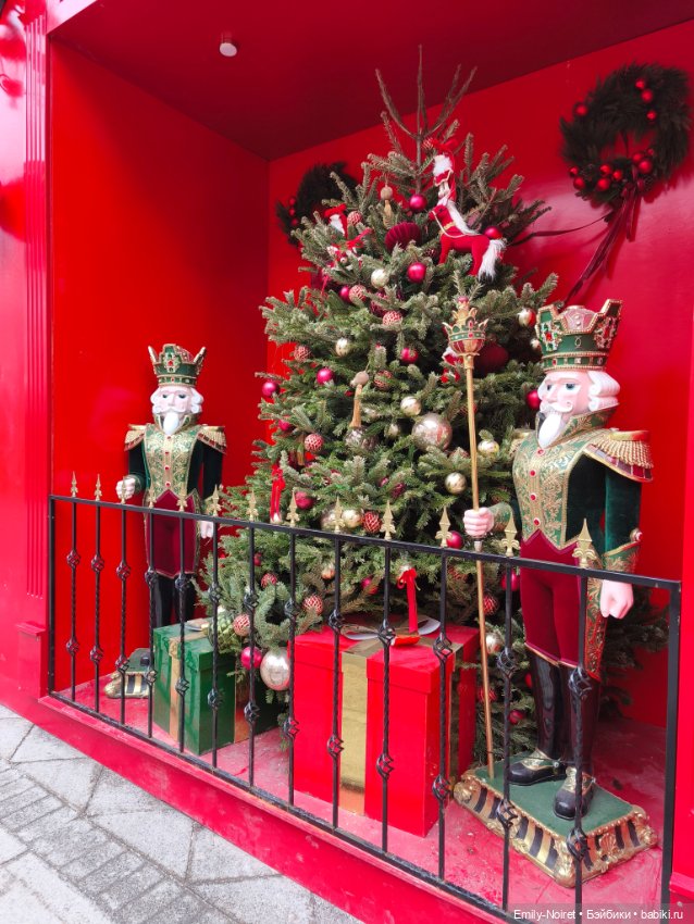 Бонни, Оливия, драконы, панды и Китай в Москве))