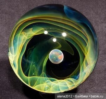 Мир вселенных, пойманных в стекло