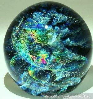 Мир вселенных, пойманных в стекло