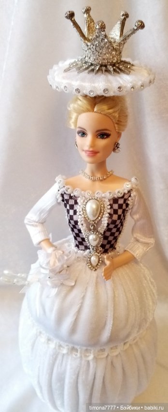 Шахматные Королевы, Императрицы и придворные дамы (фото 3)