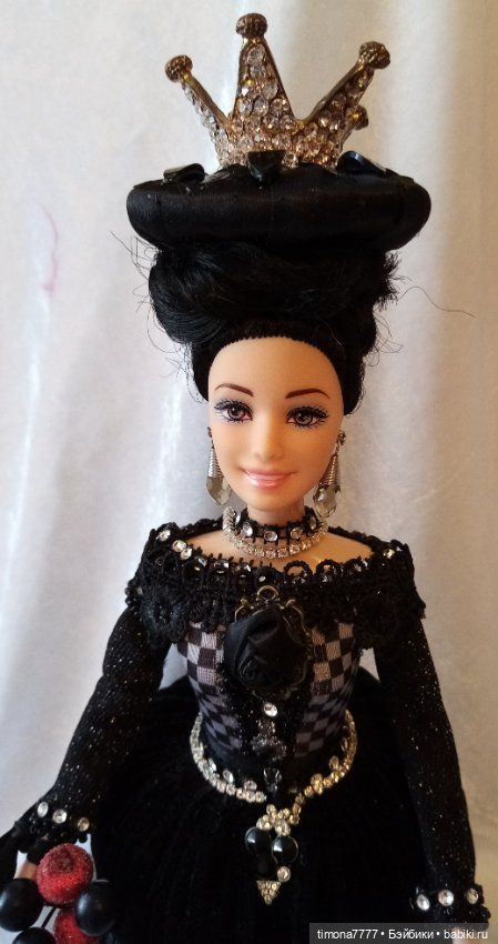 Шахматные Королевы, Императрицы и придворные дамы (фото 2)