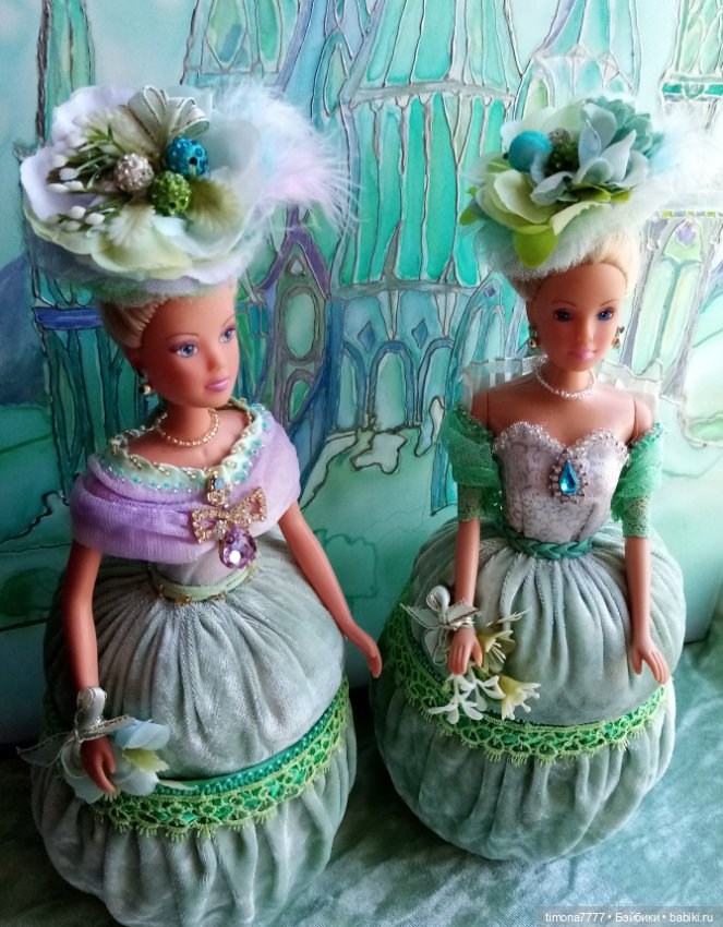 Шахматные Королевы, Императрицы и придворные дамы