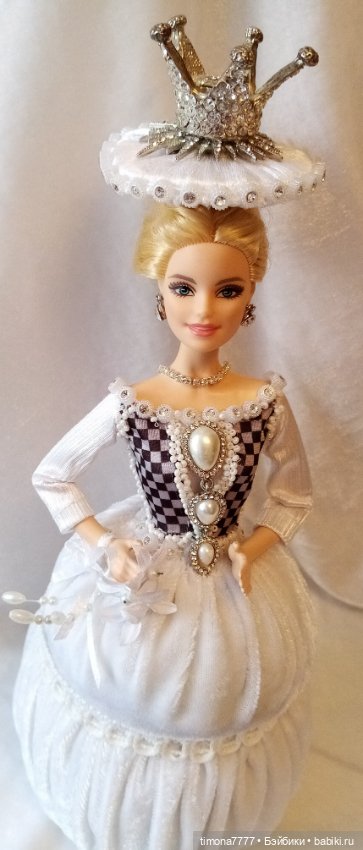 Шахматные Королевы, Императрицы и придворные дамы (фото 4)