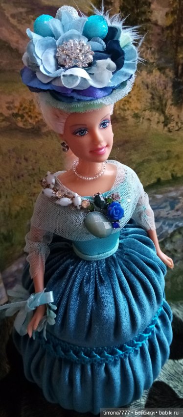 Шахматные Королевы, Императрицы и придворные дамы