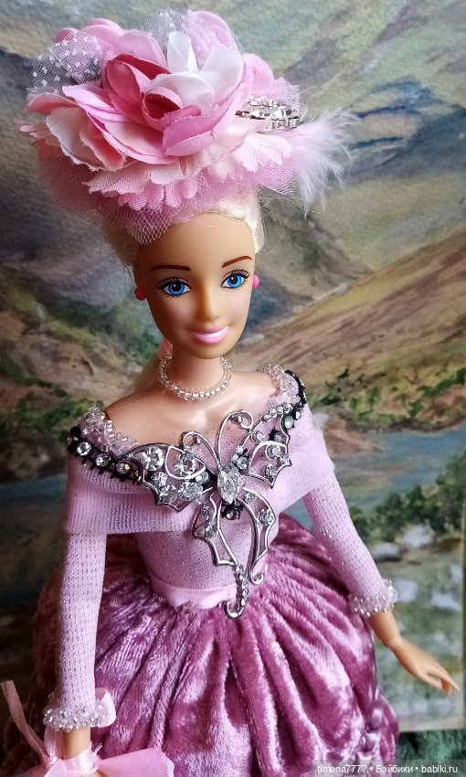 Шахматные Королевы, Императрицы и придворные дамы