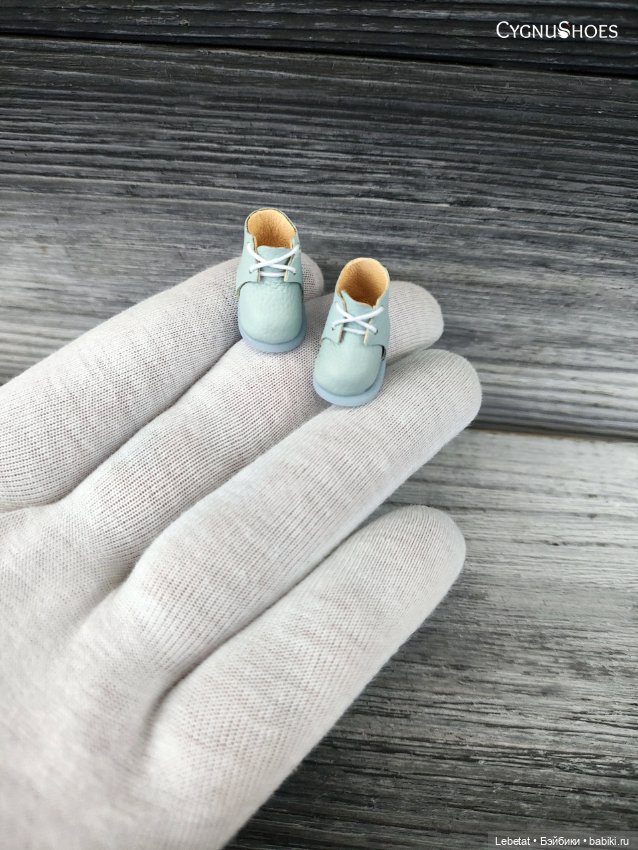 Микро обувь,с пол рубля. :)