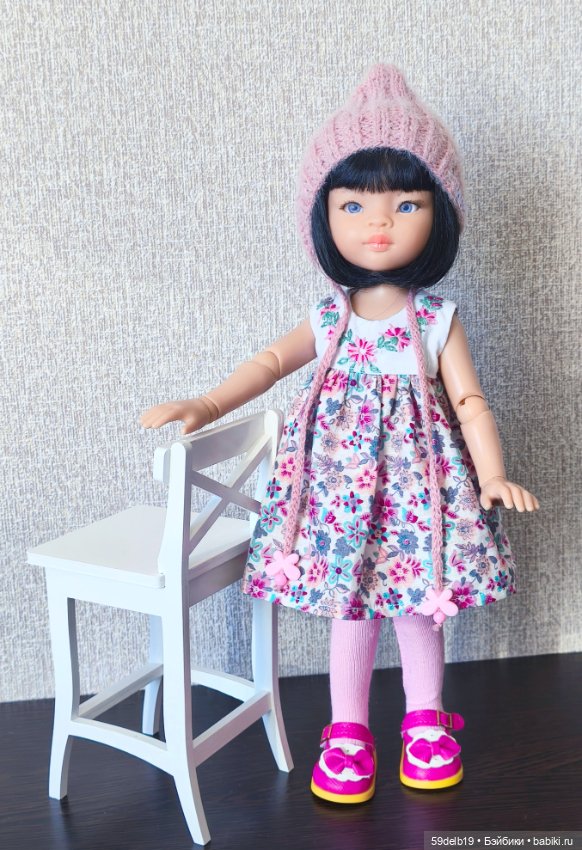 Двум сестричкам по одинаковому платью