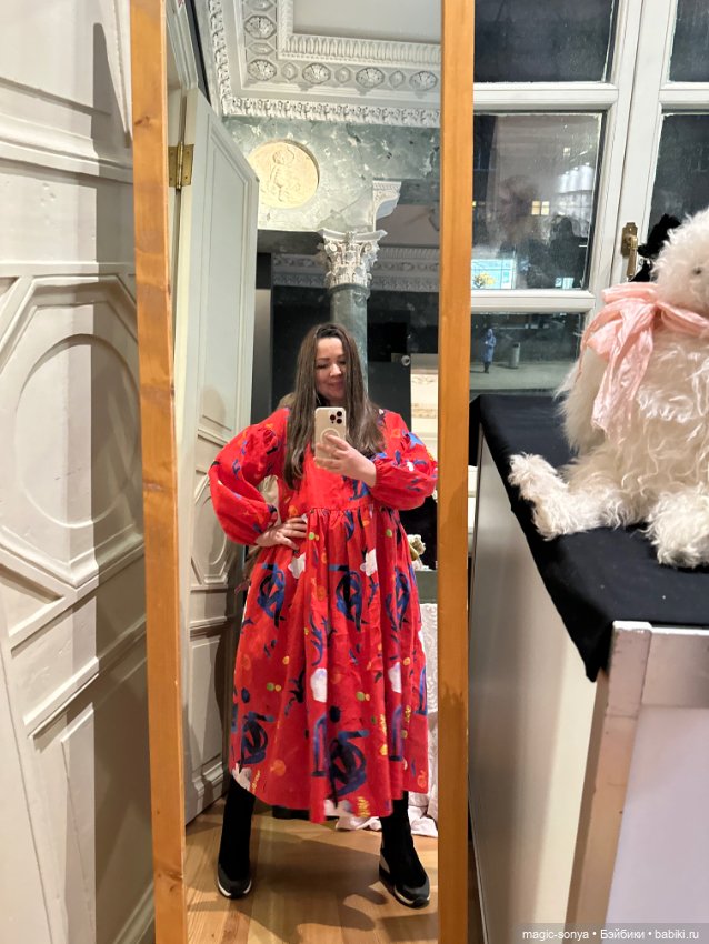 Наш стенд с советскими и антикварными куклами и игрушками на выставке «РОЗЫ-БЕРЕЗЫ»