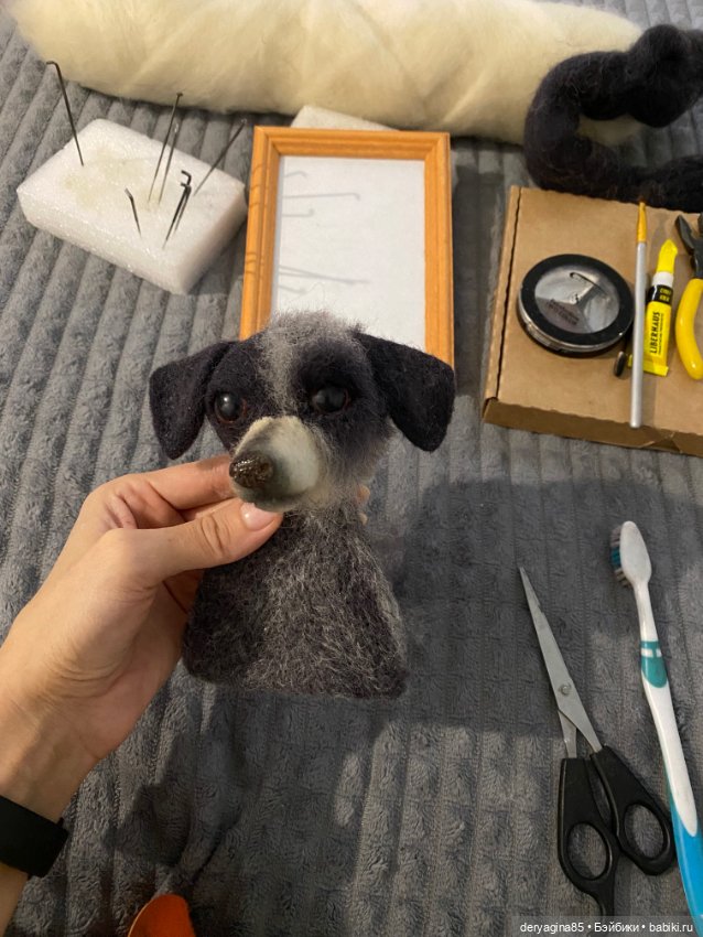 Портрет в процессе — Валяные игрушки из шерсти: сухое валяние (фото 6)