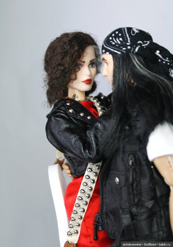 Что дарят рокеры своим девушкам