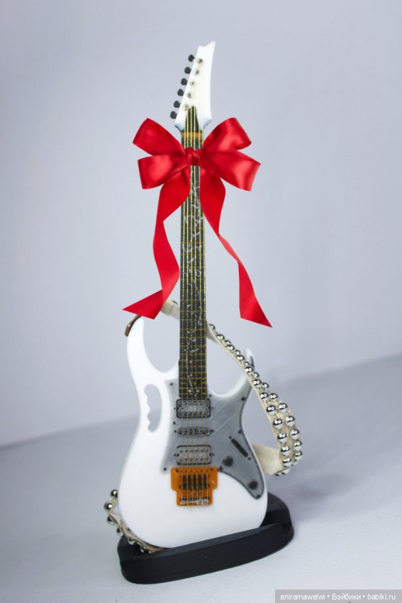 Что дарят рокеры своим девушкам