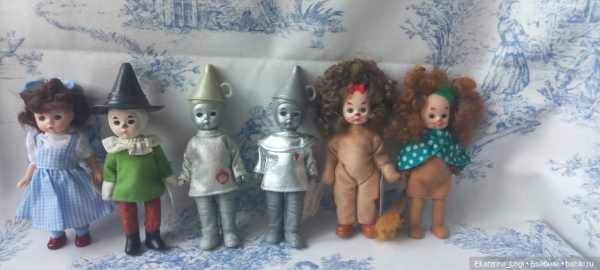 Первая куколка этого года и хоровод героев "Oz". С друзьями
