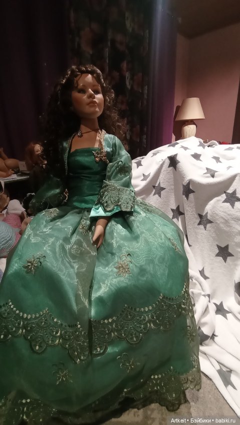 Дедушка продал мне эти куклы