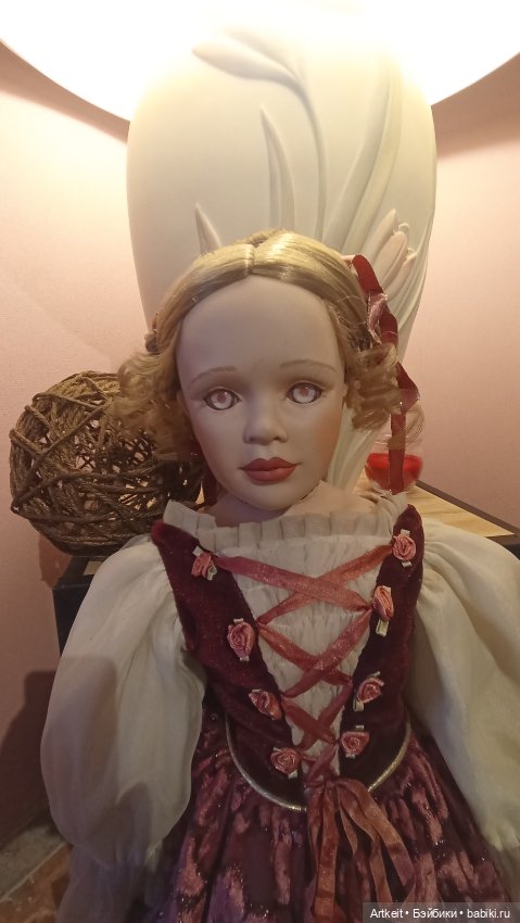 Дедушка продал мне эти куклы