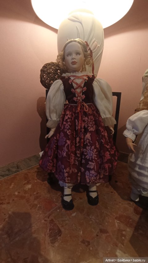 Дедушка продал мне эти куклы