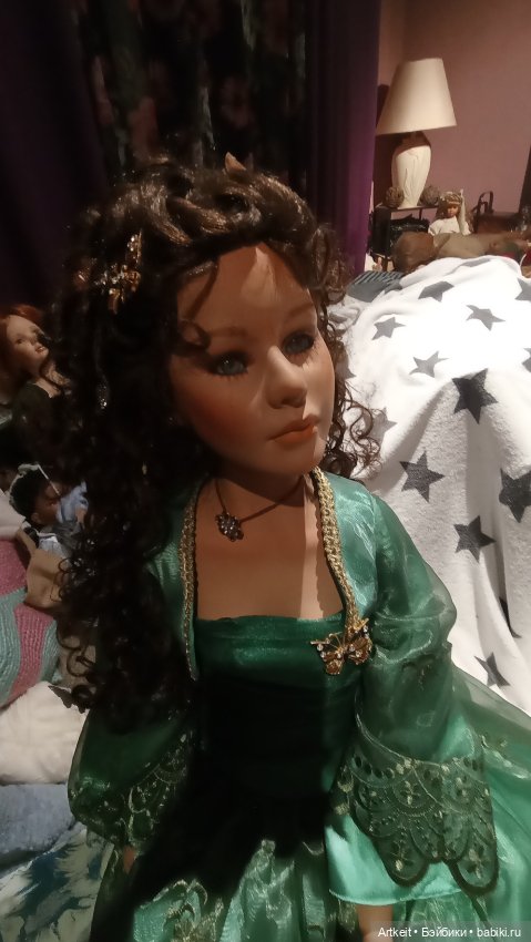 Дедушка продал мне эти куклы