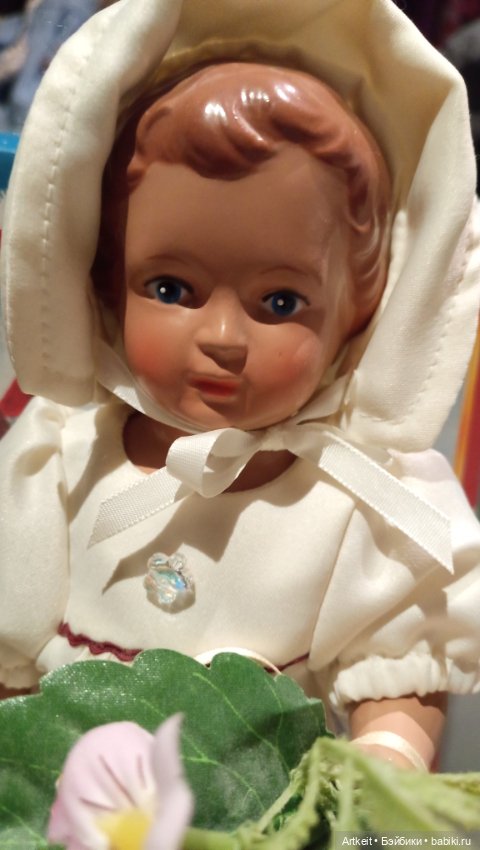 Дедушка продал мне эти куклы