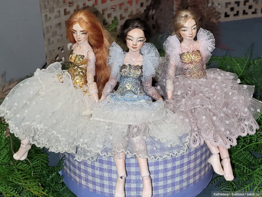 Небольшие куколки и обзорные фото с выставки