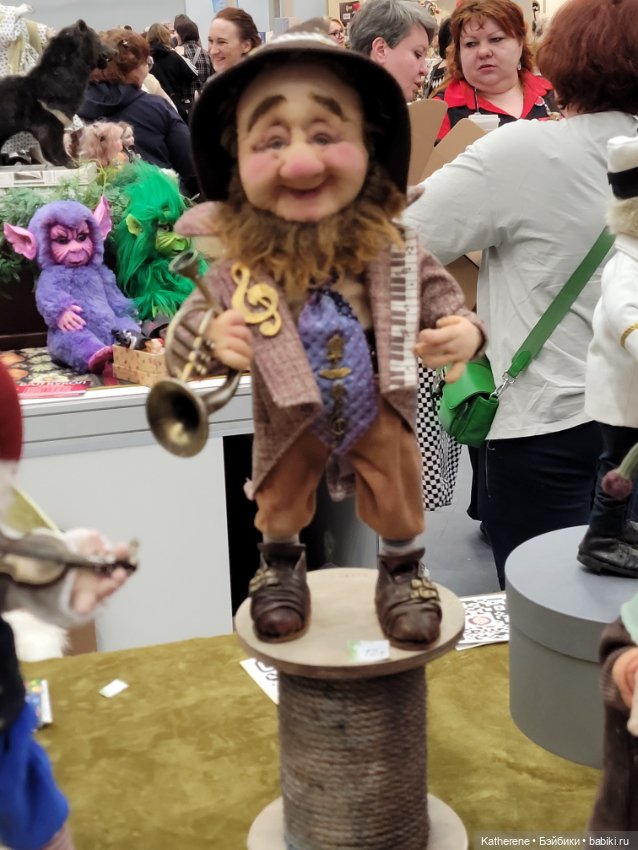Небольшие куколки и обзорные фото с выставки